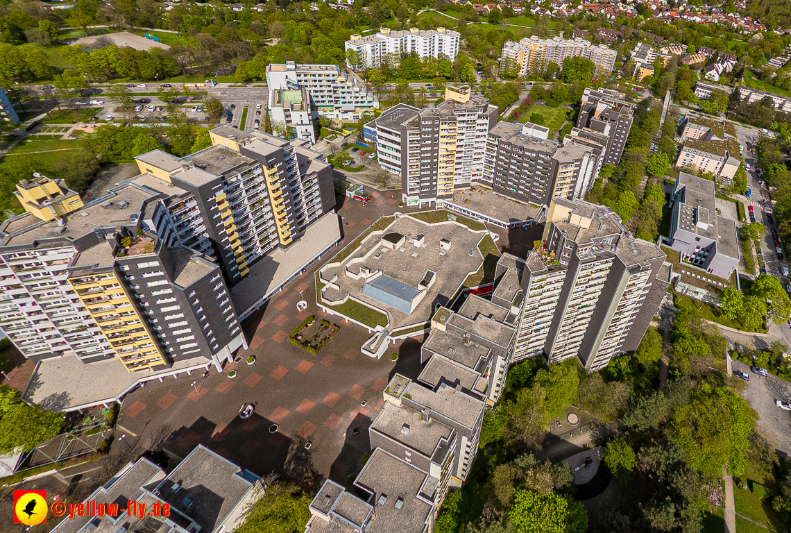 04.05.2023 - Luftbilder vom Marx-Zentrum uns seiner Umgebung in Neuperlach